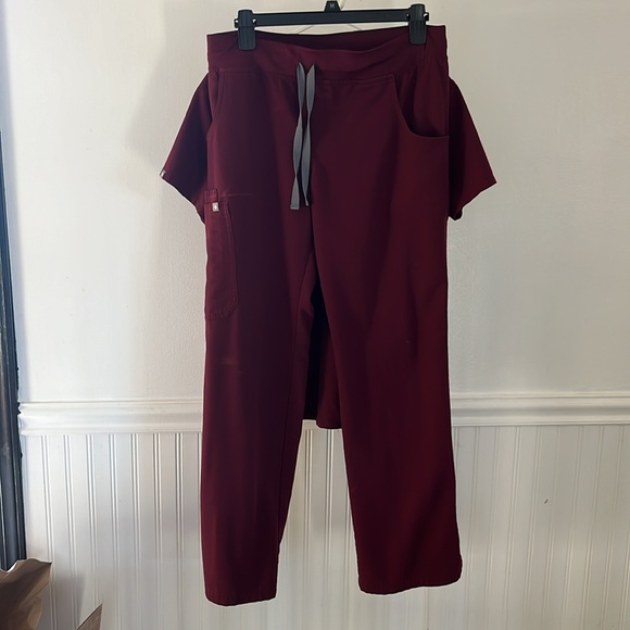 Burgundy Figs Set - Picture 4 of 6